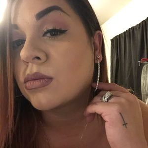 Meet your Posher, Crystal